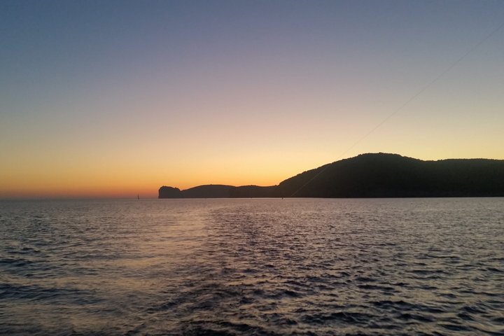 Sunset tour on a sailing boat with aperitif or dinner