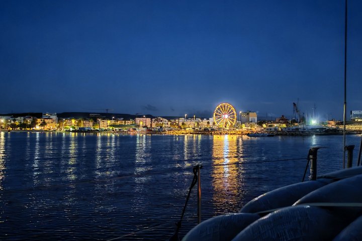 Sunset tour on a sailing boat with aperitif or dinner