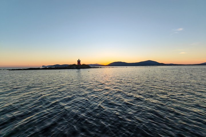 Sunset tour on a sailing boat with aperitif or dinner
