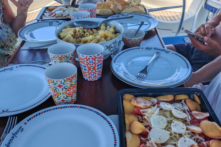 Sunset tour on a sailing boat with aperitif or dinner