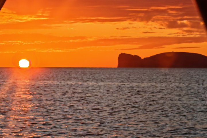 Sunset tour on a sailing boat with aperitif or dinner