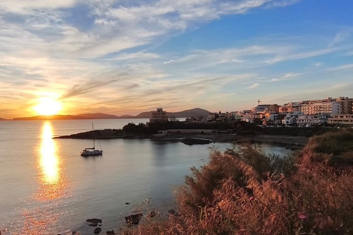 Sunset tour on a sailing boat with aperitif or dinner