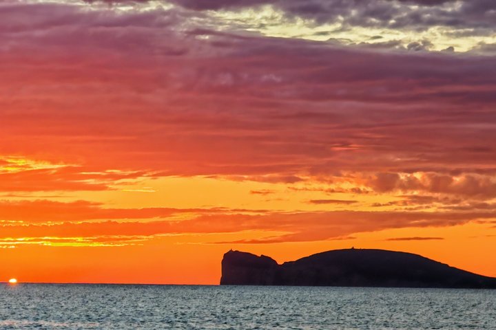 Sunset tour on a sailing boat with aperitif or dinner