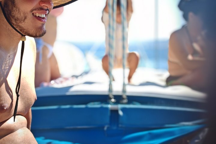 Sunset tour on a sailing boat with aperitif or dinner