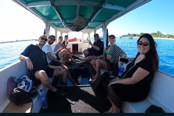 Private Gili Snorkelling Tour: Turtles & Reefs + GoPro + Drinks