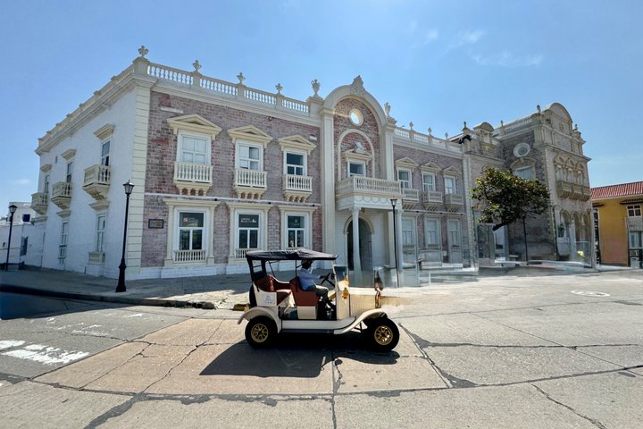 Walking tour of the magical city of Cartagena.