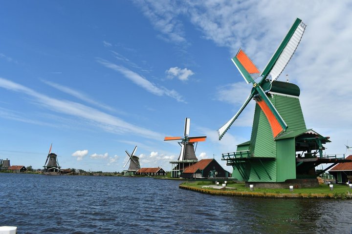 Self-Guided Secrets of Zaanse Schans Exploration Game Tour