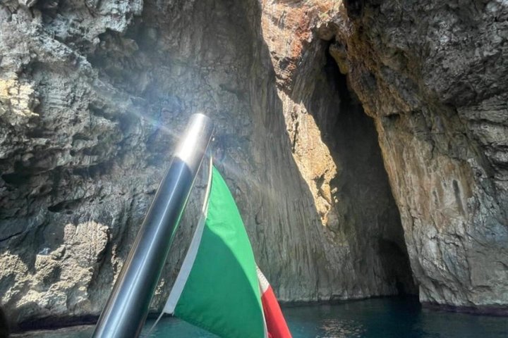 Private 3-hour boat tour to SANTA MARIA DI LEUCA