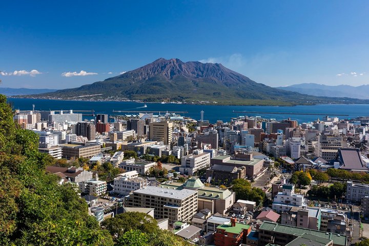 Kagoshima Easy Bus Tour Sakurajima Sengan-en and Tenmonkan