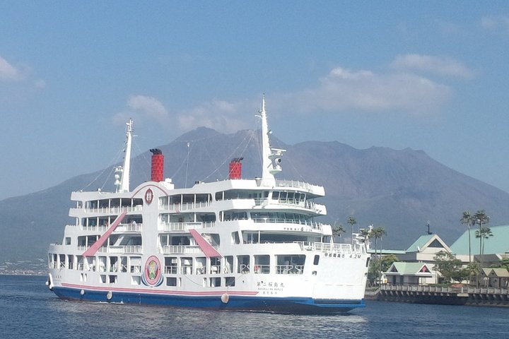 Kagoshima Easy Bus Tour Sakurajima Sengan-en and Tenmonkan