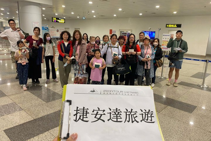 Hanoi Noi Bai Airport Fast Track Arrival Service