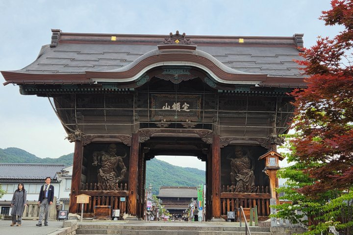 Nagano Zenkoji Temple Full Guided Tour