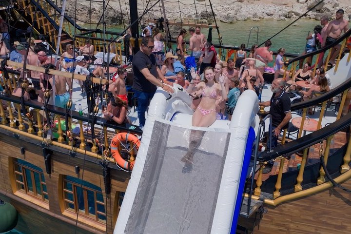 3 Island Luxury Cruise with 4 Swimming Stops with Captain Morgan