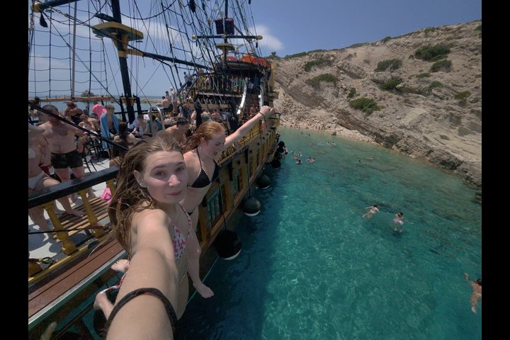 3 Island Luxury Cruise with 4 Swimming Stops with Captain Morgan