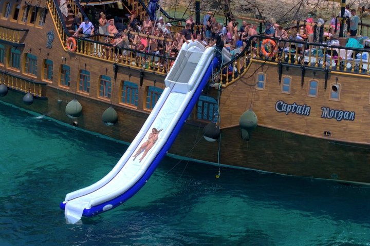 3 Island Luxury Cruise with 4 Swimming Stops with Captain Morgan