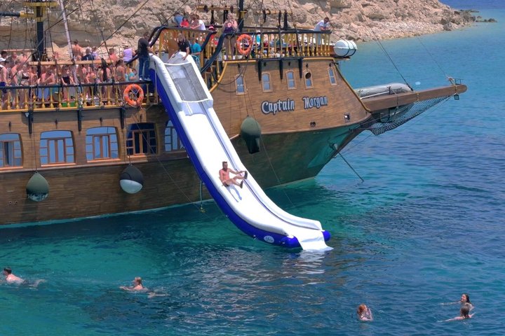 3 Island Luxury Cruise with 4 Swimming Stops with Captain Morgan