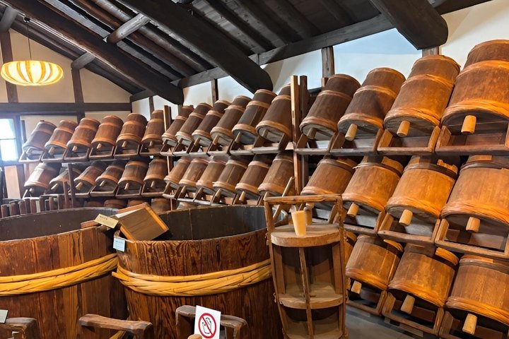 Kobe Sake Tour with Expert Guide: 3+ Breweries, Tastings Included