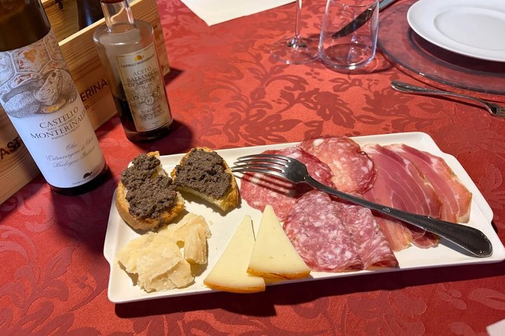 Radda in Chianti: Wine Tasting, Cellar Tour & Tuscan Lunch