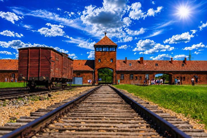 Krakow to Auschwitz-Birkenau Live Guided Tour & Hotel Pick-up