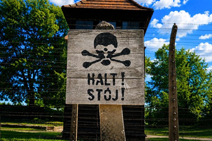 Krakow to Auschwitz-Birkenau Live Guided Tour & Hotel Pick-up