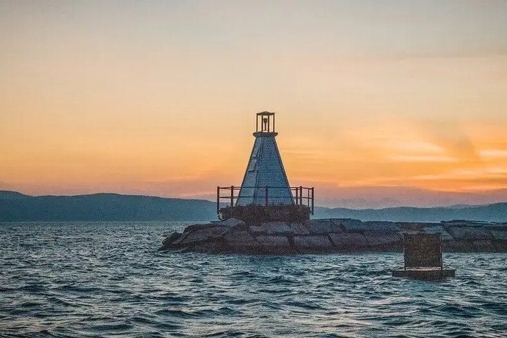 Public Sunset Sailing Cruise on Lake Champlain