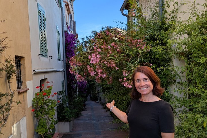 2 Hour Walking Tour in the Old Town of Antibes