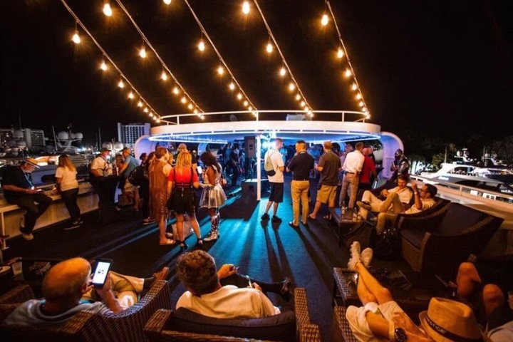 Evening Dining Yacht Cruise in Clearwater Beach