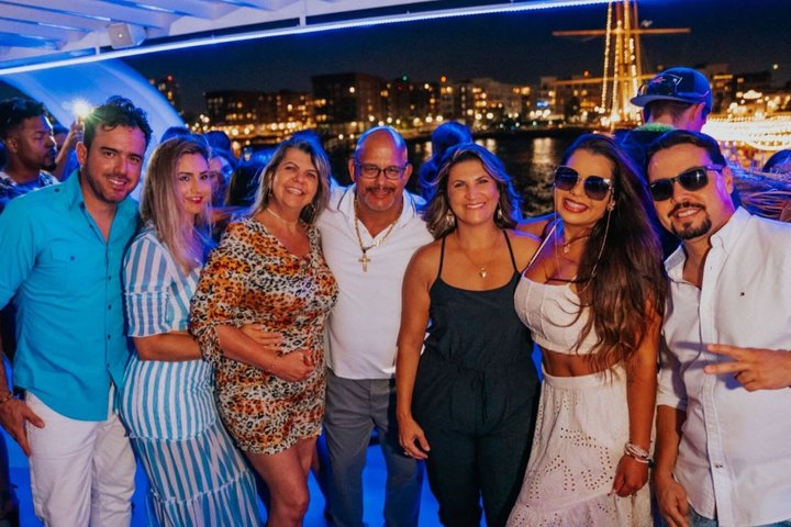 Evening Dining Yacht Cruise in Clearwater Beach