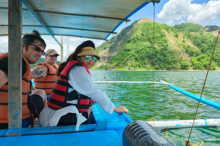 Tagaytay Half Day Countryside Tour with Taal Views and Art Museum