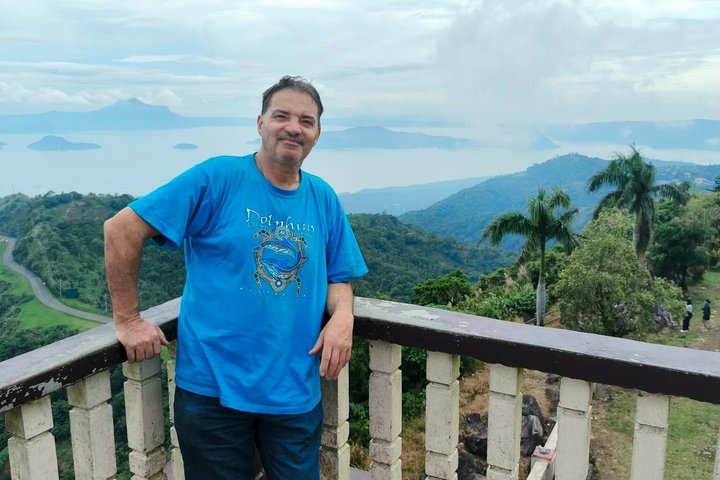 Tagaytay Half Day Countryside Tour with Taal Views and Art Museum
