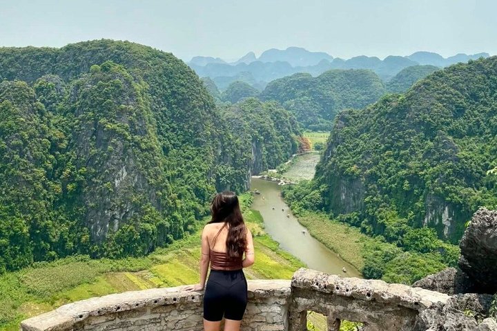 Private Car: Transfer From Sapa To Ninh Binh (Tam Coc,Trang An)