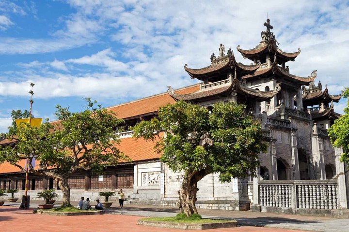 Private Car: Transfer From Sapa To Ninh Binh (Tam Coc,Trang An)