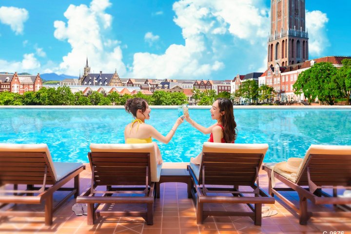 Huis Ten Bosch Full Day Bus Tour From Hakata