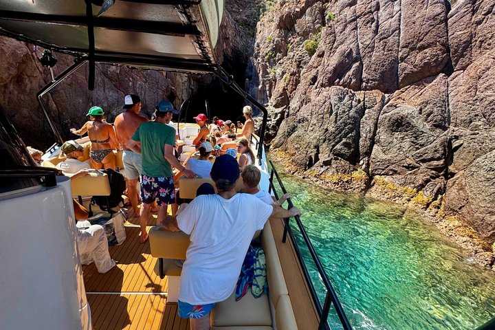 Esterel Calanques Boat Tour from Saint-Raphael 2.5 Hours