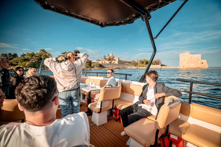Esterel Calanques Boat Tour from Saint-Raphael 2.5 Hours