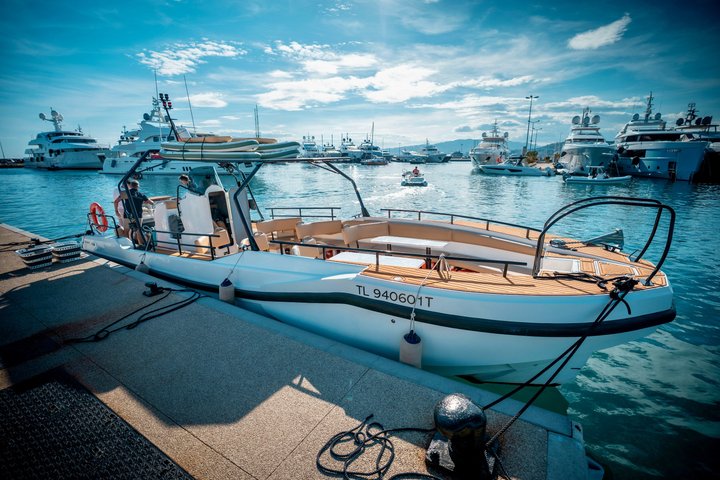 Esterel Calanques Boat Tour from Saint-Raphael 2.5 Hours
