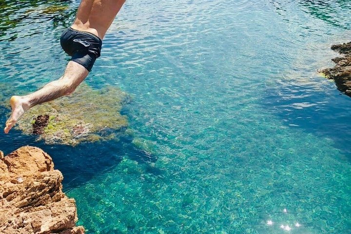 Esterel Calanques Boat Tour from Saint-Raphael 2.5 Hours