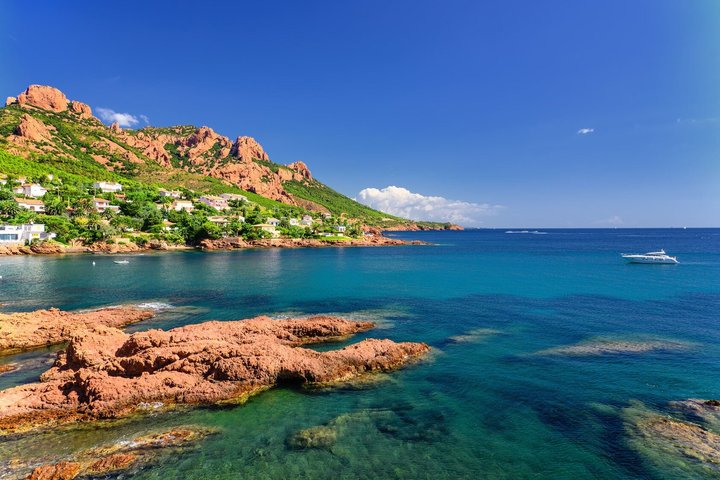 Esterel Calanques Boat Tour from Saint-Raphael 2.5 Hours