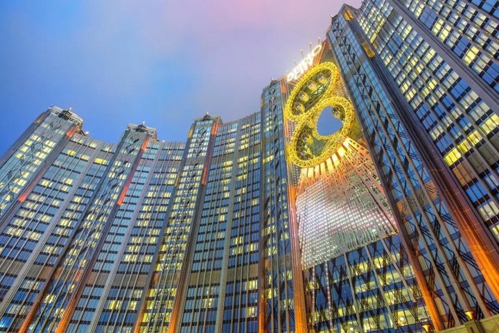 Macau Studio City Eight Figure Ferris Wheel