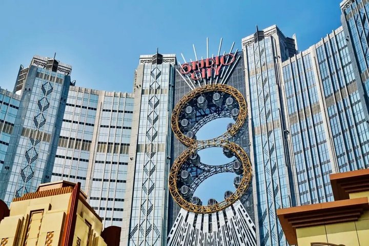 Macau Studio City Eight Figure Ferris Wheel