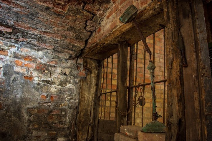 Tour of a Hidden Medieval Street Beneath the City of Norwich