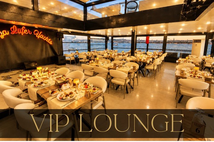 İstanbul Mega Lüfer Dinner Cruise Bosphorus and Show - Pvt. Table