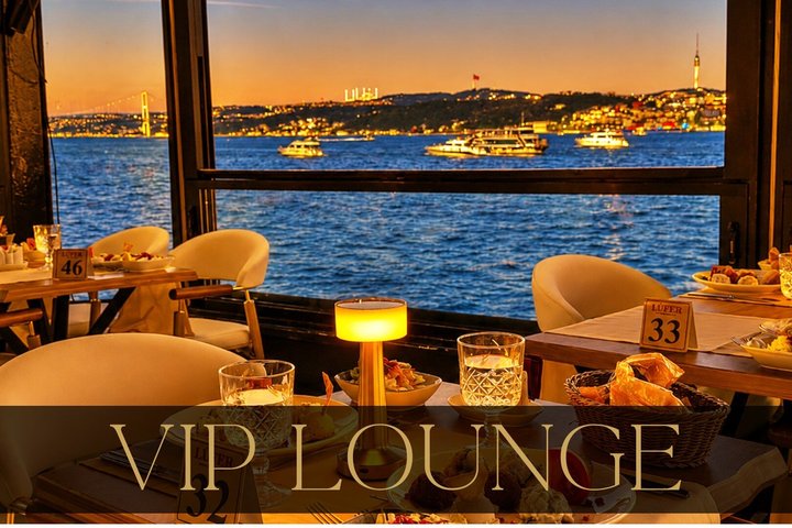 İstanbul Mega Lüfer Dinner Cruise Bosphorus and Show - Pvt. Table