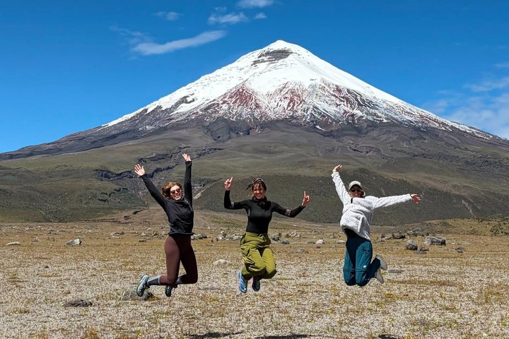 Cotopaxi tour from Quito -horseback ride and hike-NO TOURISTY way