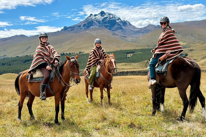 Cotopaxi tour from Quito -horseback ride and hike-NO TOURISTY way
