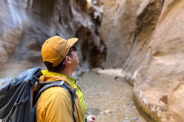 Zion Narrows: Private Guided Hike + Picnic (Gear Included)