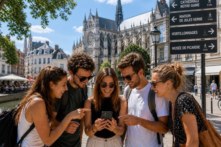 Amiens: Magic Themed Escape Game in City Team