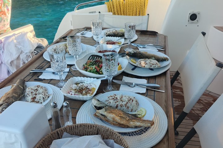 Private VIP Motoryacht Charter in Bodrum For 6 Hours With Lunch