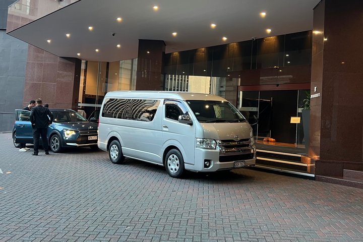 Premium Private Transfer From Hamilton To Auckland Airport
