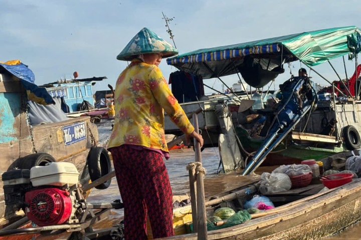 Can Tho: Floating Market, Canals & Rice Noodle Workshop